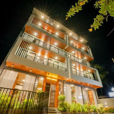 Limeshine - Airport Transit Hotels & Residences คาตุนายากา ภายนอก รูปภาพ