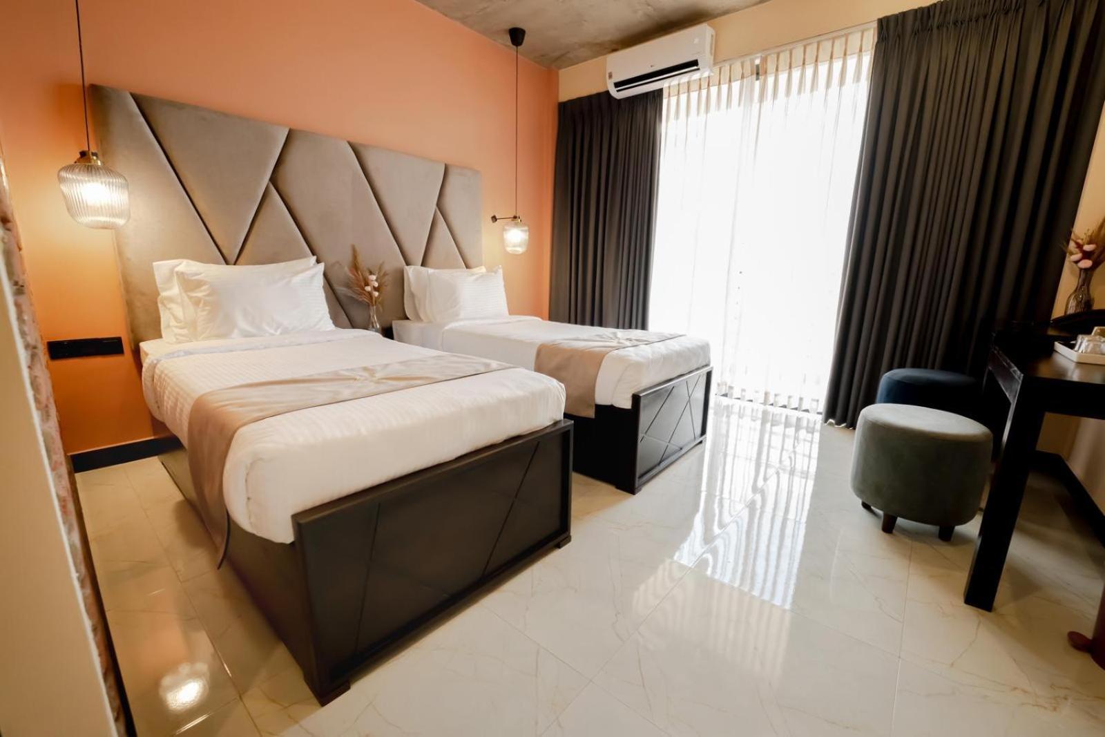 Limeshine - Airport Transit Hotels & Residences คาตุนายากา ภายนอก รูปภาพ