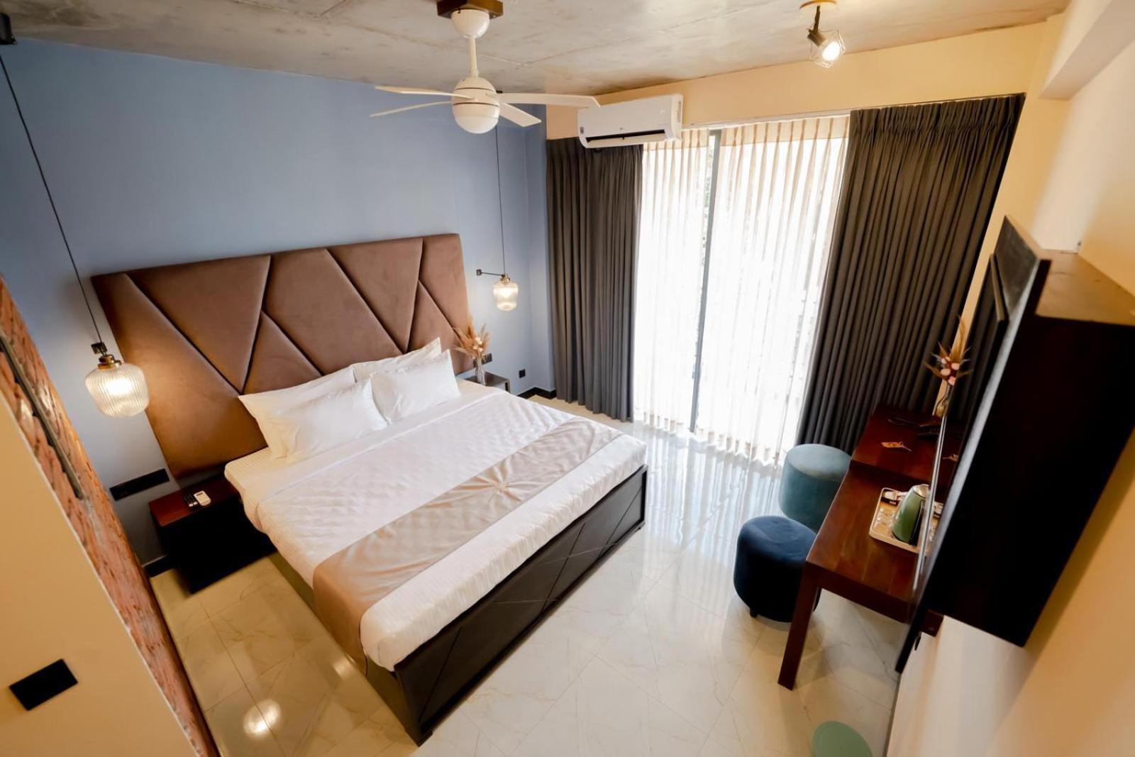 Limeshine - Airport Transit Hotels & Residences คาตุนายากา ภายนอก รูปภาพ