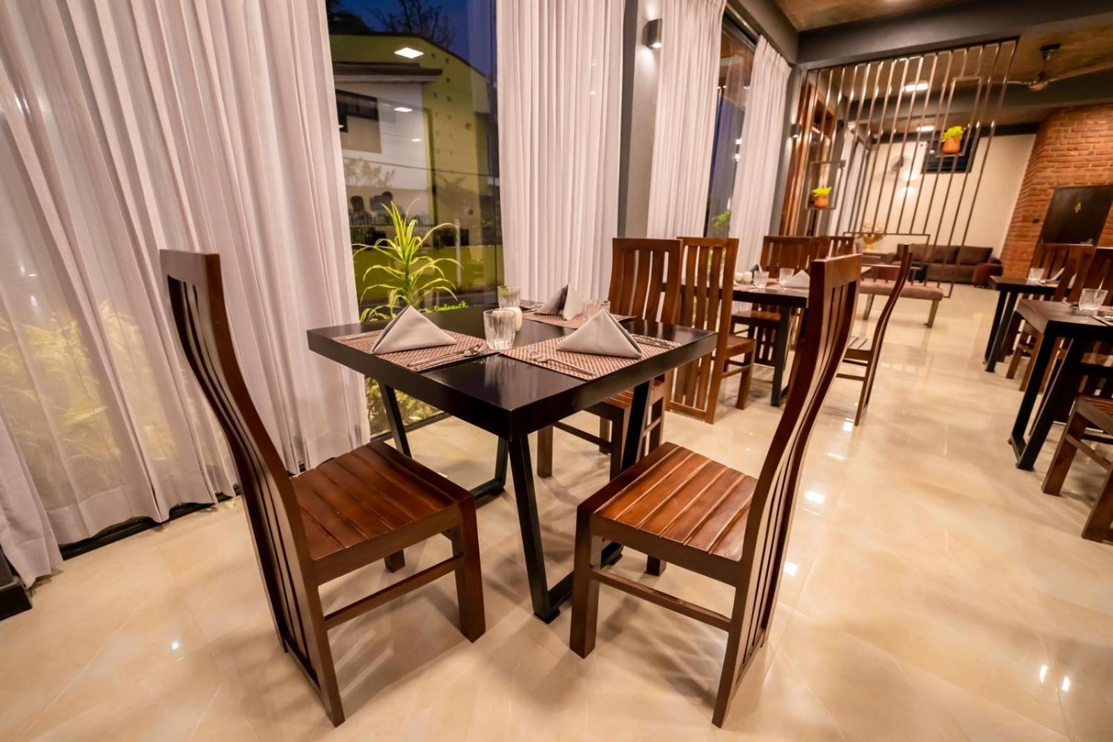Limeshine - Airport Transit Hotels & Residences คาตุนายากา ภายนอก รูปภาพ