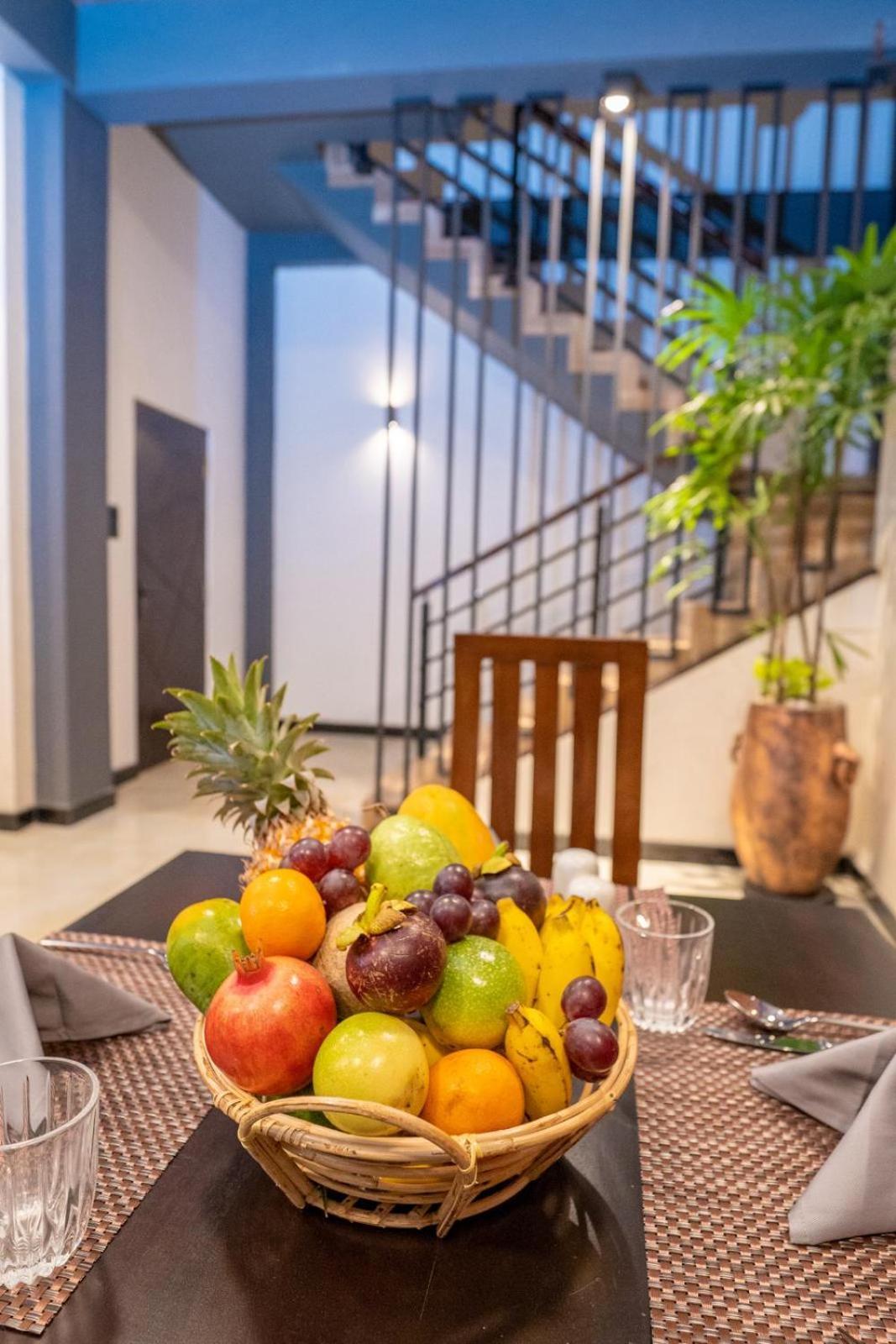 Limeshine - Airport Transit Hotels & Residences คาตุนายากา ภายนอก รูปภาพ